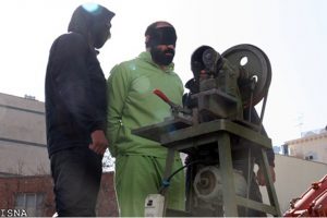 L Iran presente sa machine a couper les mains