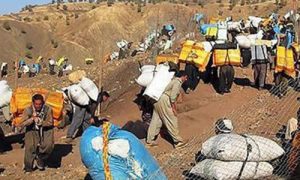 Kurdish porters 500x300