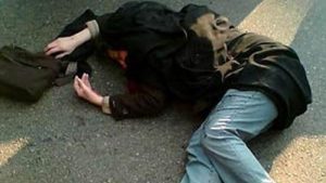 A young teenage girl commits suicide