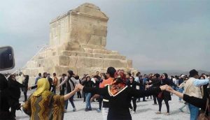 Pasargad tombe de Cyrus Roi de perse iran