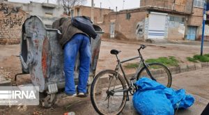 fouiller dans les poubelles iran