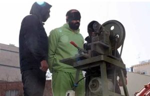 amputation-des-doights-dun-prisonnier