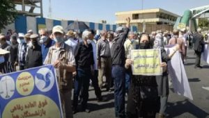 les-retraites-iraniens-protestent-iran-csdhi