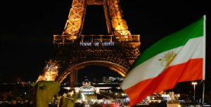 la-Tour-Eiffel-femme-vie-liberte-iran-csdhi