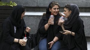 femmes-iraniennes-hijab-iran-csdhi