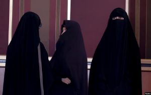 femmes-non-voilees-hijab-iran-csdhi