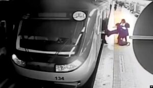 adolescente-dans-le-coma-Armita-Geravand-iran-csdhi