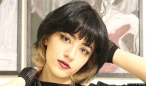 jeune-manifestante-et-adolescente-iran-csdhi