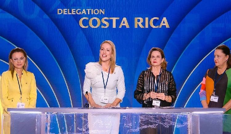 La-deputee-Monserrat-Ruiz-Guevara-iran-csdhi