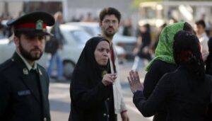 hijab-obligatoire-iran-csdhi