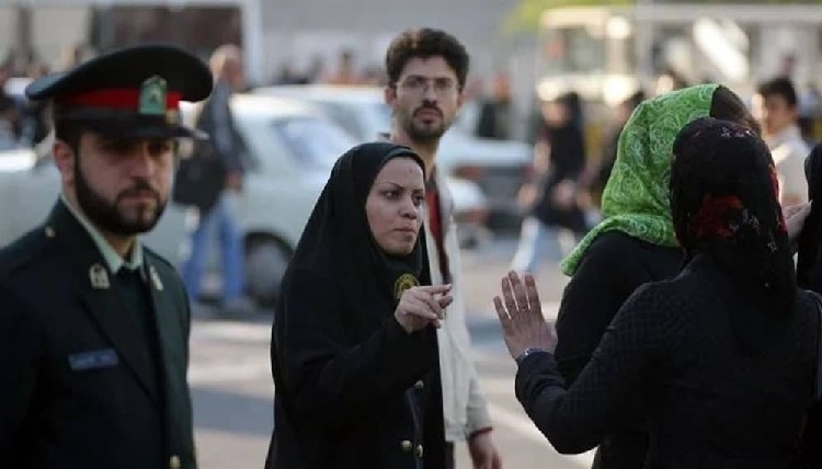 hijab-obligatoire-iran-csdhi
