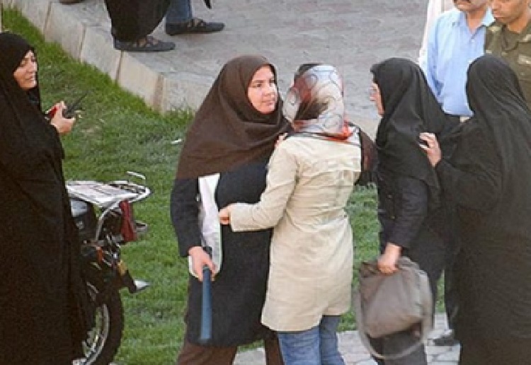 la-chastete-et-le-hijab-iran-csdhi