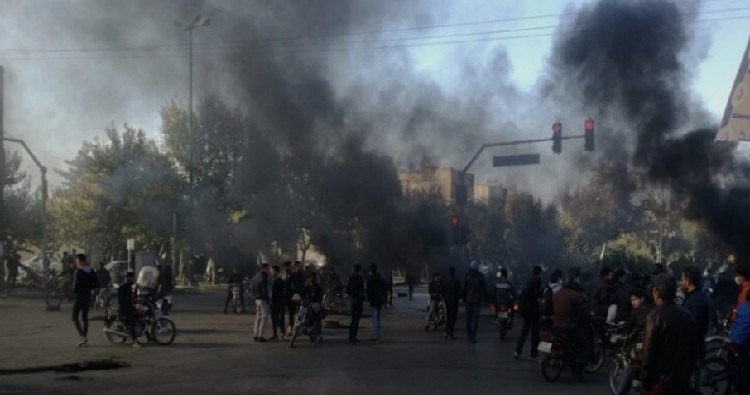 protestations-contre-Khamenei-iran-csdhi