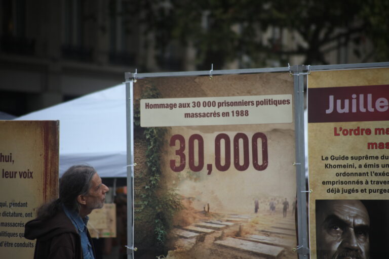 Paris : une exposition retrace l’histoire des exécutions et de la résistance en Iran